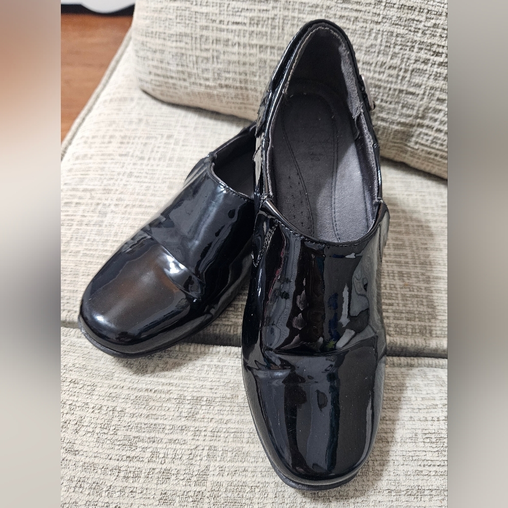 LifeStride Black PatentLeather Womens Slip On Shoes size 8-1/2